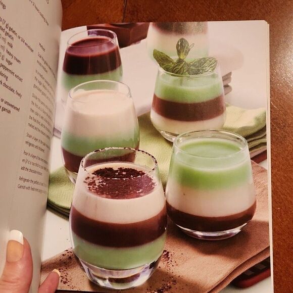 Vegetarian Mediterranean Kitchen Cookbook & Raw Food for Everyone Books Bundle - Picture 7 of 12